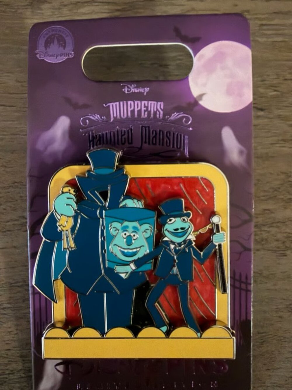 Disney Parks Muppets Haunted Mansion Kermit Fozzy Hatbox Bear Pin 2026 LE New